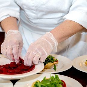 MANIPULACIÓN DE ALIMENTOS
